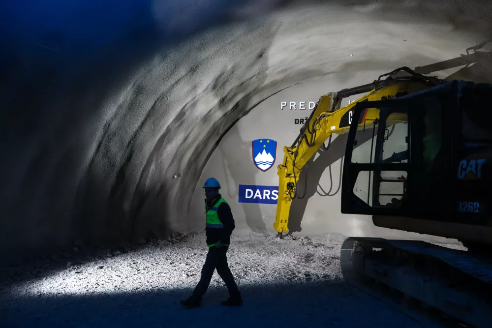 Predor Karavanke marca lani in dogodek ob preboju vzhodne cevi avtocestnega predora Karavanke. / Foto: Luka Cjuha