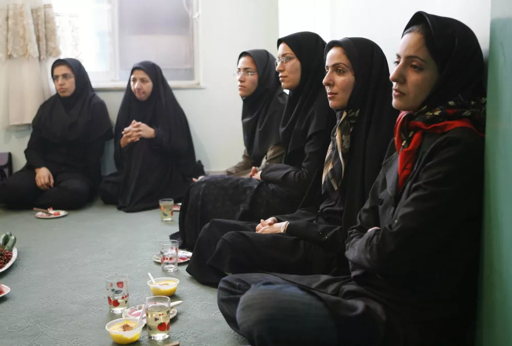 - Iran 2008 - Pot na Orient//FOTO: Tomaž SkaleOPOMBA: ZA OBJAVO V PRILOGI – DNEVNIKOV OBJEKTIV - REPORTAŽA