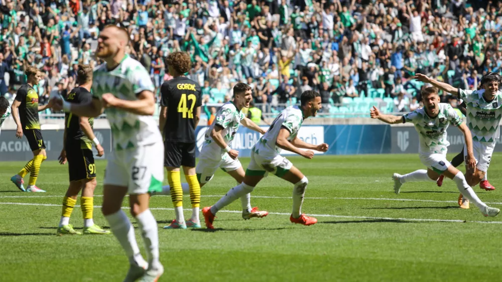 17.5.2025 nogomet olimpija radomlje foto luka cjuha