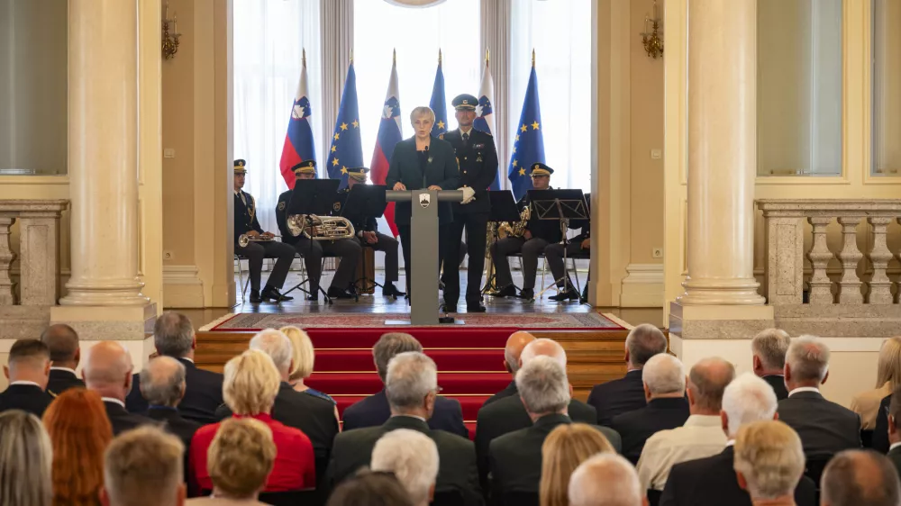 Ljubljana, predsedniska palaca.Sprejem za svojce padlih pripadnikov Teritorialne obrambe, ministrstva za notranje zadeve in civilnih zrtev ter ranjenih v vojni za Slovenijo pri predsednici republike Natasi Pirc Musar.