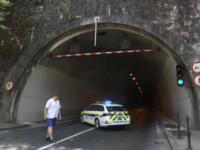 27.6.2025 zaprt tunel pod ljubljanskim gradom. policija
