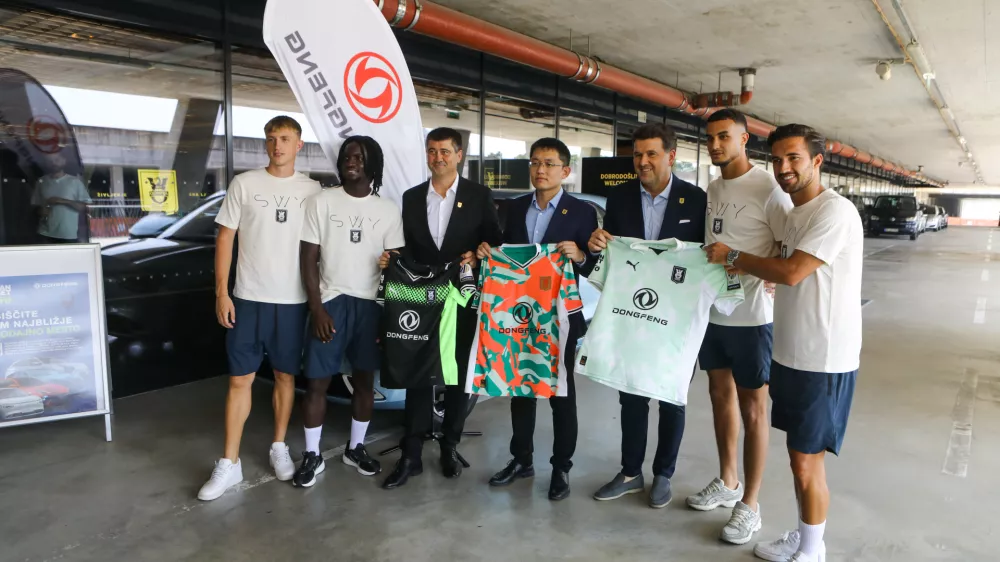 26.06.2025 - predstavitev novih dresov NK Olimpija LjubljanaFoto: Luka Cjuha