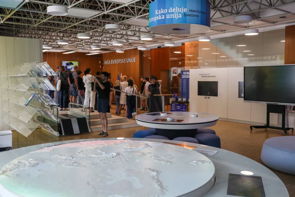 Nekoč salon pohištva, zdaj Hiša Evropske unije