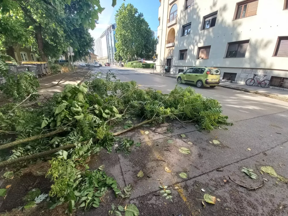 Vetrolom v Šiški. Foto: bralec