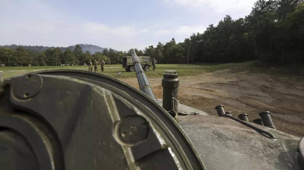 - Tank M-84 - bojno gosenično vozilo - 12.10.2023 - Slovenska vojska (SV) - oklepniki – bojna vozila - oborožitev //FOTO: Luka Cjuha / Foto: Luka Cjuha