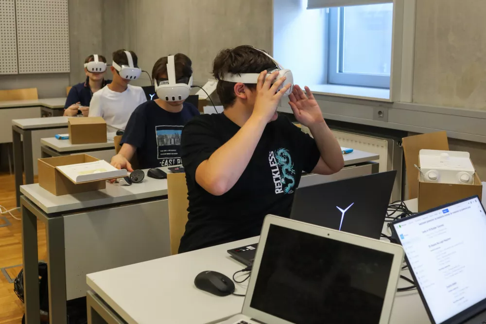 - 02.07.2025. - Poletne delavnice računalništva na Fakulteti za Računalništvo in Informatiko Univerze v Ljubljani.//FOTO: Bojan Velikonja