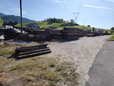 Na tem parkirišču v Spodnjih Negonjah v občini Rogaška Slatina je v začetku junija stric ustrelil svojega nečaka. Foto Mojca Marot / Foto: Mojca Marot