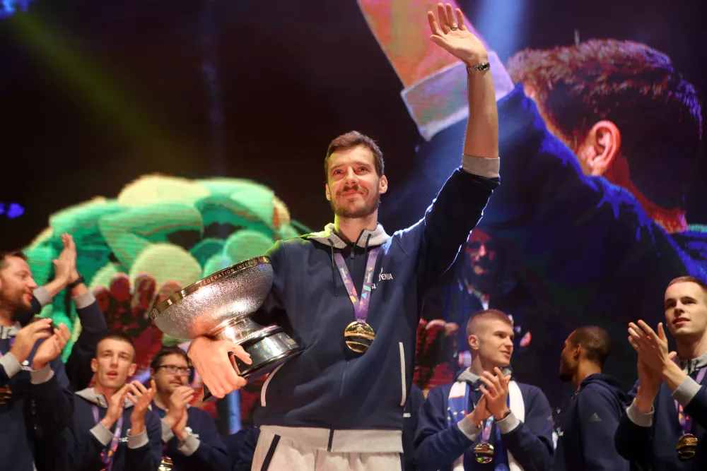 ﻿Goran Dragič- 18.09.2017 - sprejem za slovenske košarkarje po vrnitvi z evropskega prvenstva v Istanbulu, kjer so osvojili zlato odličje in postali evropski prvaki - ?//FOTO: Jaka Gasar / Foto: Jaka Gasar