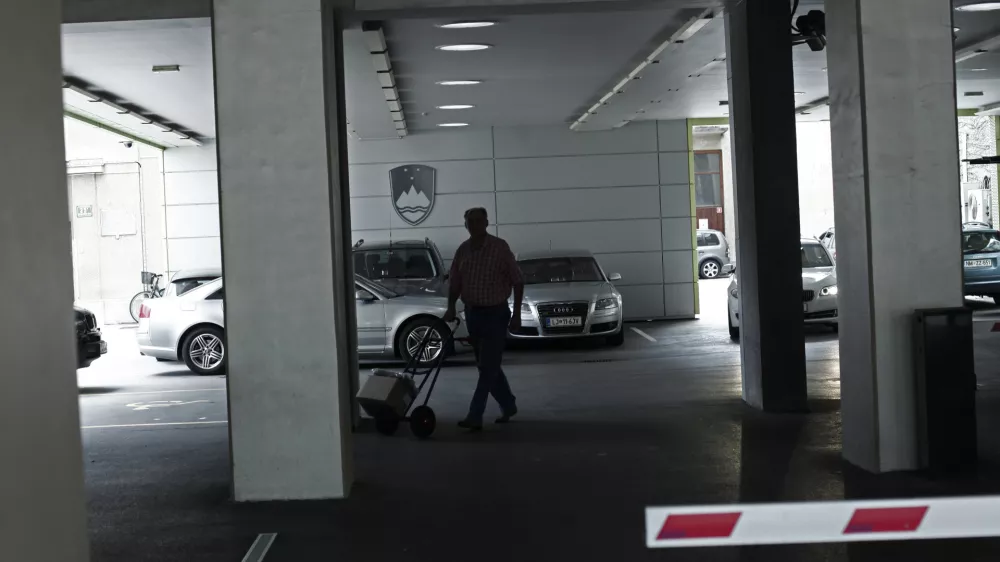 ﻿- 04.06.2015 - Vlada RS - vladna vozila - vozni park ///FOTO: Luka Cjuha