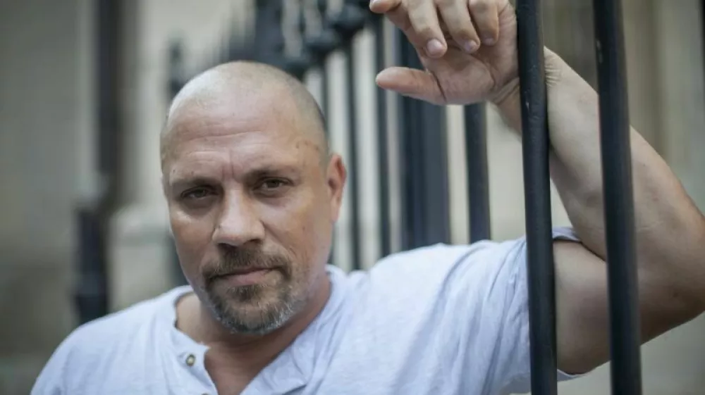 Boris Dežulović, hrvaški novinar in književnik, Dnevnikov kolumnist    ///FOTO: Luka CjuhaOPOMBA: ZA OBJAVO V PRILOGI  DNEVNIKOV OBJEKTIV - INTERVJU 2015. / Foto: Luka Cjuha