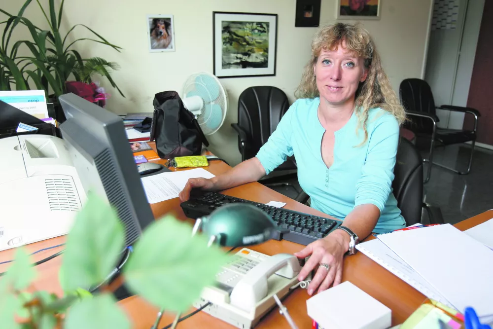 Mojca Zvezdana Dernovšek, spec.psihiatrije, psihiatrinja, Psihiatrična klinika Ljubljana /FOTO: Bojan Velikonja  OPOMBA: ZA OBJAVO V PRILOGI – DNEVNIKOV OBJEKTIV - INTERVJU------6 kolon