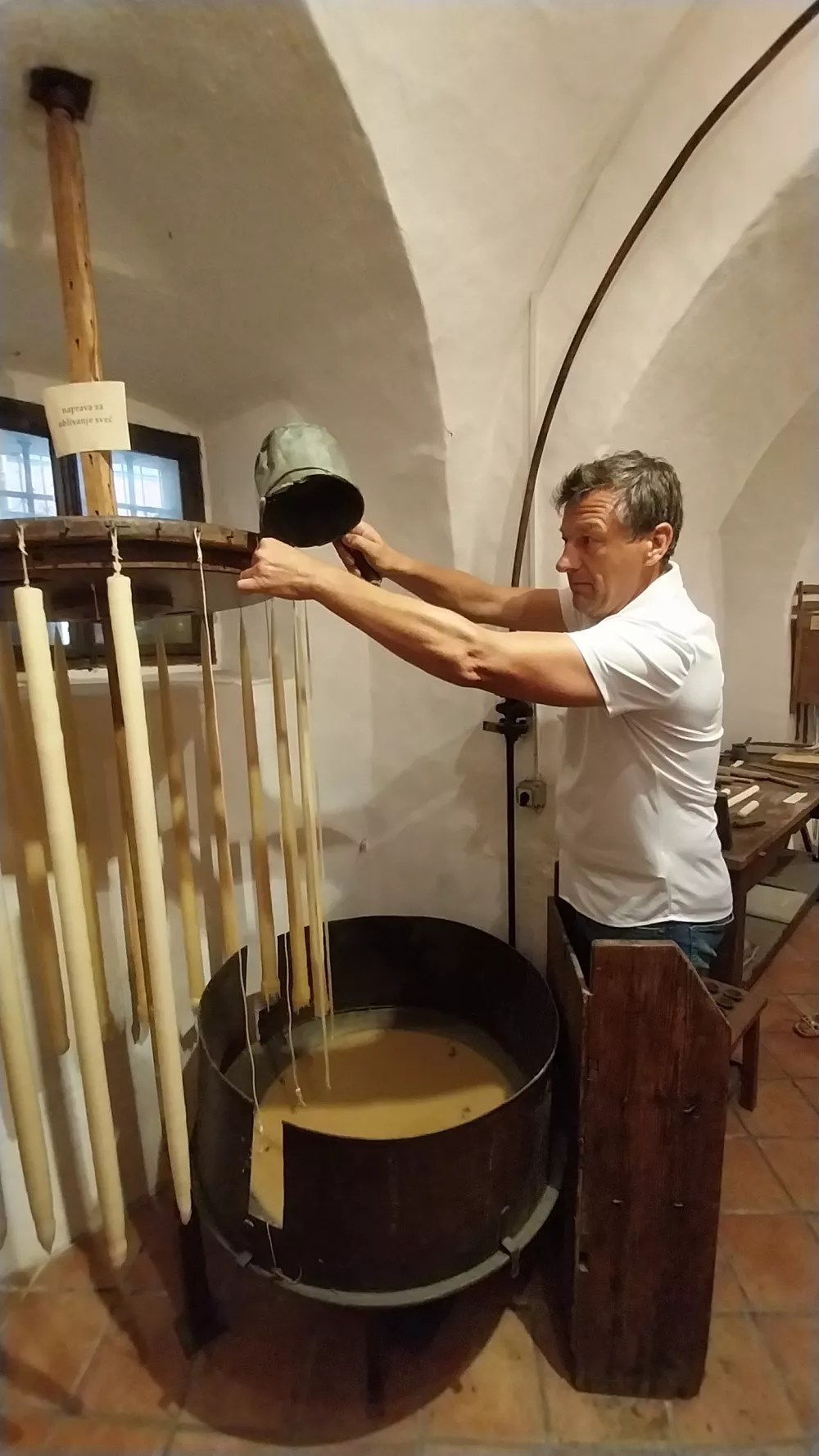 Od delujoče črne kuhinje do Plečnikovih sveč