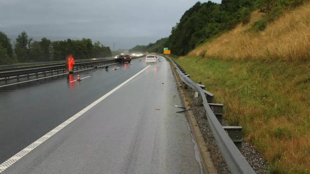 Nesreča na gorenjski avtocesti