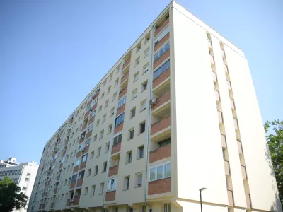 ﻿- 05.06.2014 - Celovška cesta 123-125-127 v Ljubljani - Šiška, - stanovanjska stavba - stanovanjski objekt, stanovanjsko naselje - stanovanja - blok -- nepremičnine   //FOTO: Tonja Bjelčevič