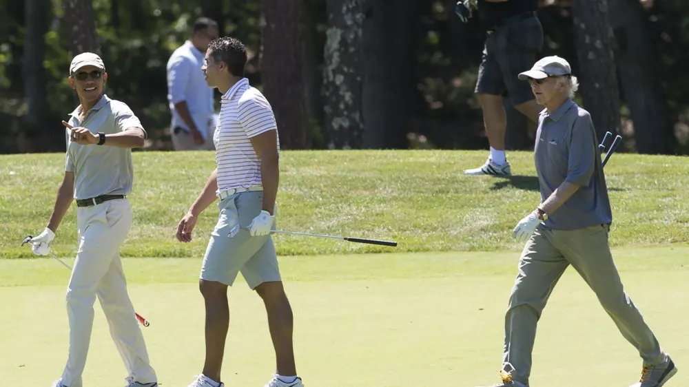 Barack Obama in Larry David leta 2015 med partijo golfa. / Foto: Profimedia 