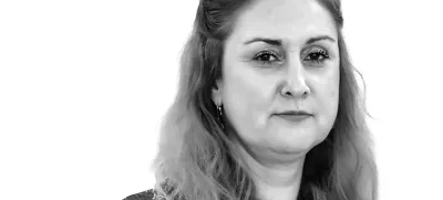 Neža Mrevlje- Redakcija Dnevnik 2024 - portreti za komentarje in kolumne - kolumnisti - komentatorji – novinarji - //FOTO: Tomaž Skale