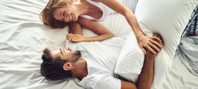 Posteljna telovadba ima številne blagodejne učinke. / Foto: Istock