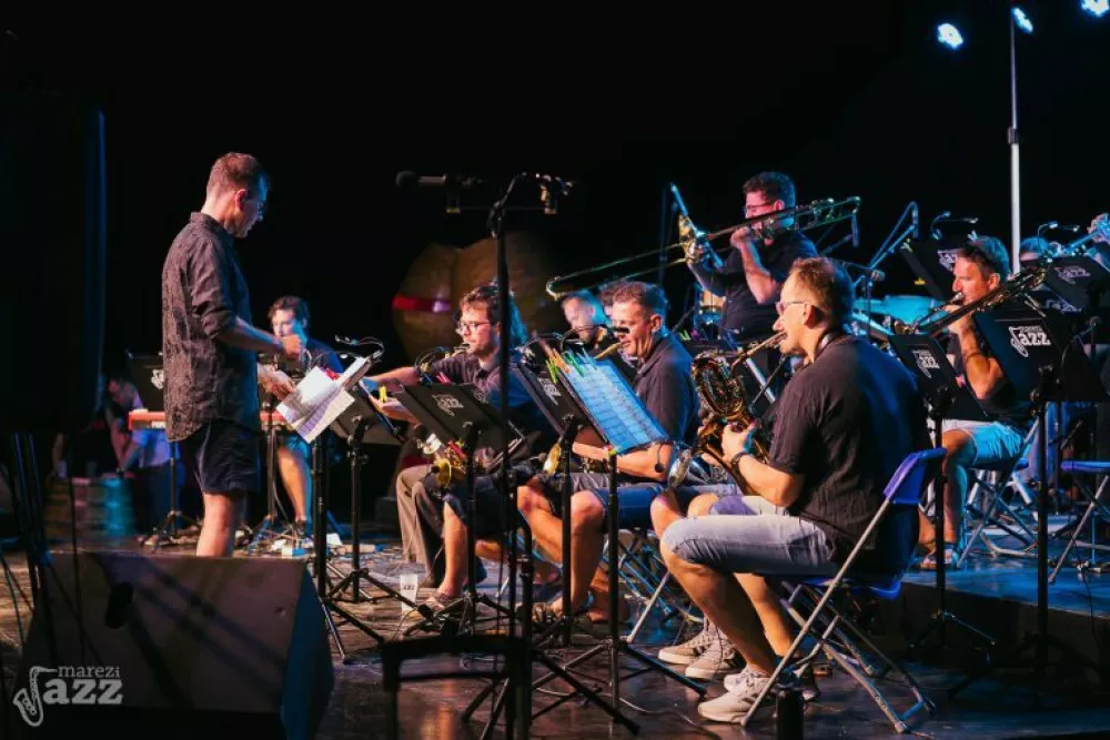 Big Band Cerknica (BBC) so stari prijatelji festivala MareziJazz in še eni od začetnikov novega (na)vala big bandov v Sloveniji. F Daniel Škerjanc