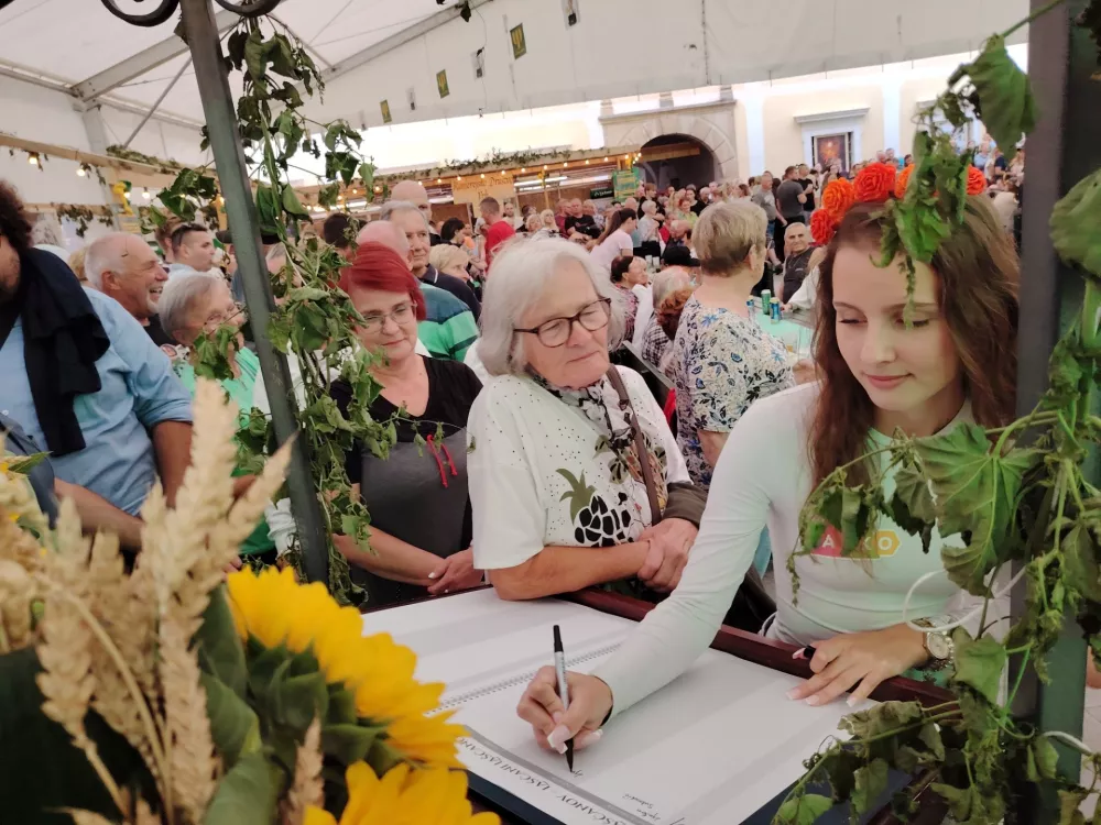 Laško 200 let, Pivo in Cvetje