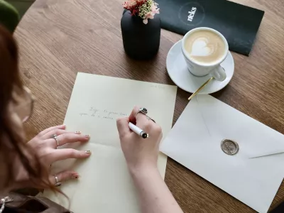 Napišite pismo samemu sebi in ga prejmite čez dve leti