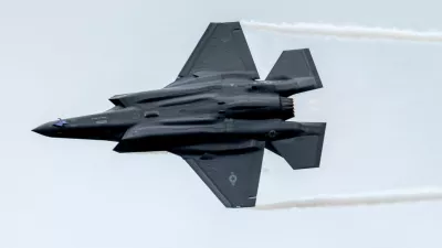 FILE PHOTO: A Lockheed Martin F-35 fighter jet performs during the International Aerospace Exhibition ILA on the opening day at Schoenefeld Airport in Berlin, Germany June 5, 2024. REUTERS/Axel Schmidt/File Photo