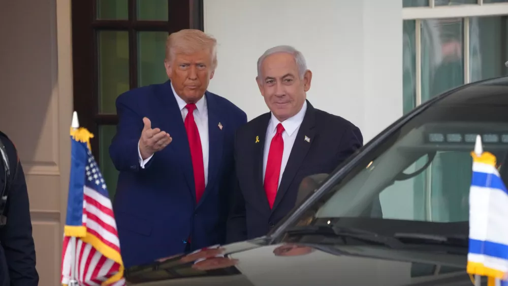 07 April 2025, US, Washington: US President Donald Trump (L) receives Israeli Prime Minister Benjamin Netanyahu at the White House. Photo: Andrew Leyden/ZUMA Press Wire/dpa
