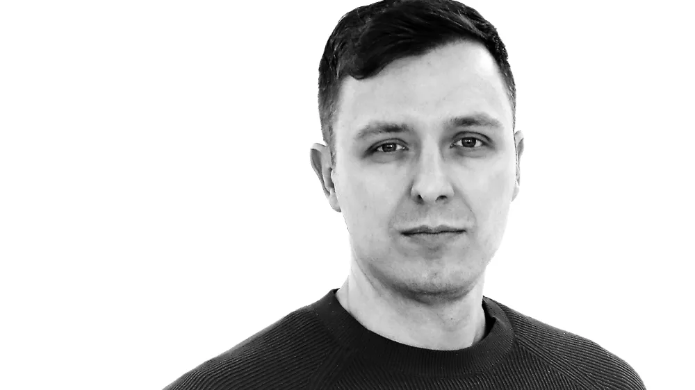 Anže Lebinger- Redakcija Dnevnik 2024 - portreti za komentarje in kolumne - kolumnisti - komentatorji – novinarji - //FOTO: Tomaž Skale