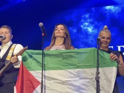 Severina s palestinsko zastavo v Laškem.
