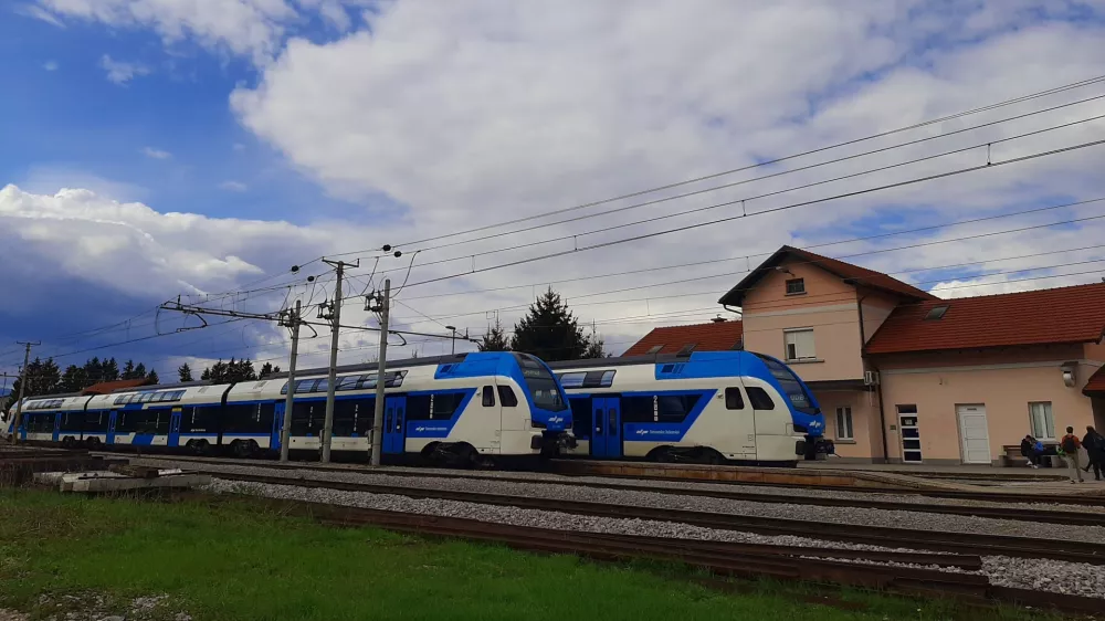 Medvode železni&scaron;ka postaja