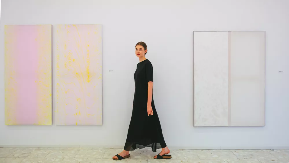 O bremenih sodobnega sveta skozi tkanino