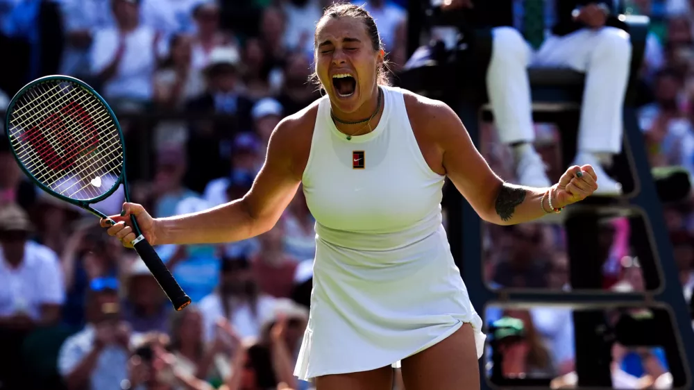 08 July 2025, United Kingdom, London: Belarusian tennis player Aryna Sabalenka celebrates defeating Germany's Laura Siegemund during their women's singles quarter-final match on day nine of the 2025 Wimbledon Championships at the All England Lawn Tennis and Croquet Club. Photo: Ben Whitley/PA Wire/dpa