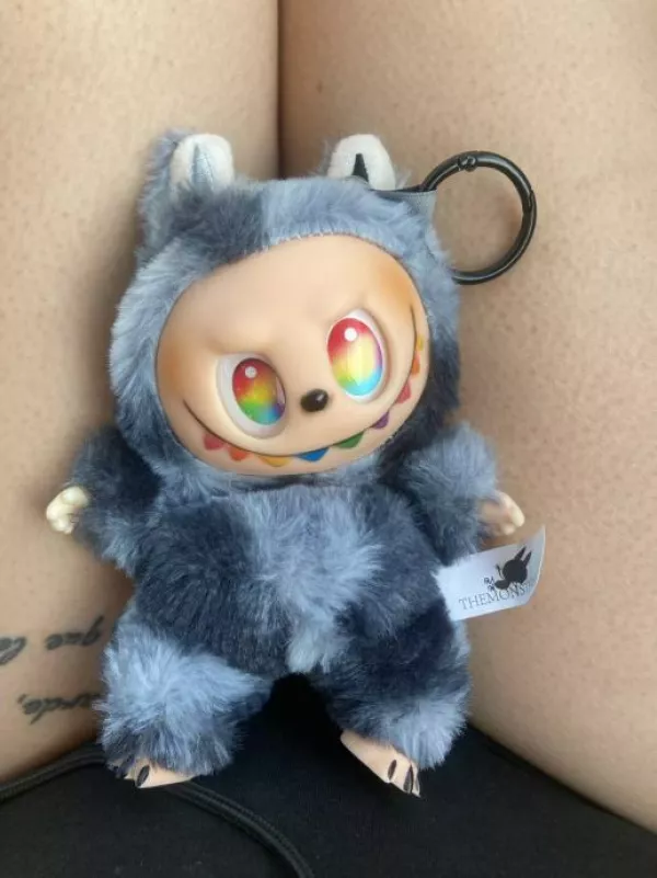 Labubu iz ponudbe na spletišču bolha.com. / Foto: Bolha.com