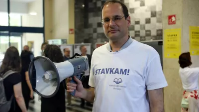  dr. Gorazd Kovačič, predsednik Visokošolskega sindikata Slovenije - 30.05.2023 – protestni shod Visokošolskega sindikata Slovenije - nadaljevanje stavke v visokem šolstvu zaradi plačilnih nesorazmerij in škodljivosti novele zakona o visokem šolstvu. //FOTO: Tomaž Skale / Foto: Tomaž Skale