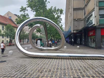 Vodna skulptura na Slovenski cesti