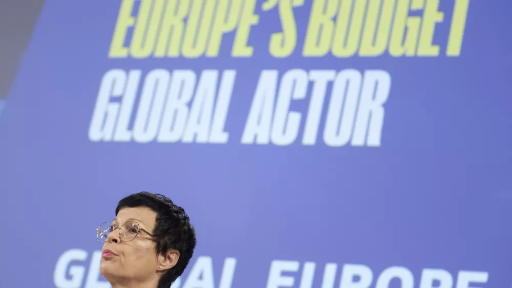 Belgija, Bruselj.Novinarska konferenca Evropske komisije o programu Globalna Evropa.Evropska komisarka za siritev Marta Kos.