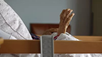 - ilustrativna fotografija - starost- Hiša hospic - namenjena bivanju neozdravljivim bolnikom in nego umirajočim,, Hradeckega 20, //FOTO: Jaka Gasar