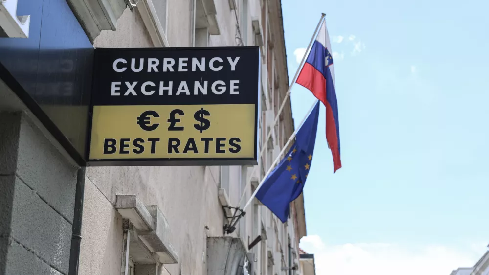 - 18.07.2025 - Menjalnica, zastavljalnica in odkupovalnica Zoml, Miklošičeva//FOTO: Jaka Gasar