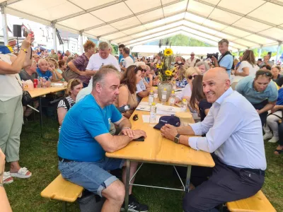 Na fotografiji sta poslanec SDS Danijel Krivec in predsednik SDS Janez Jan&scaron;a. Foto: Primorski val via STA