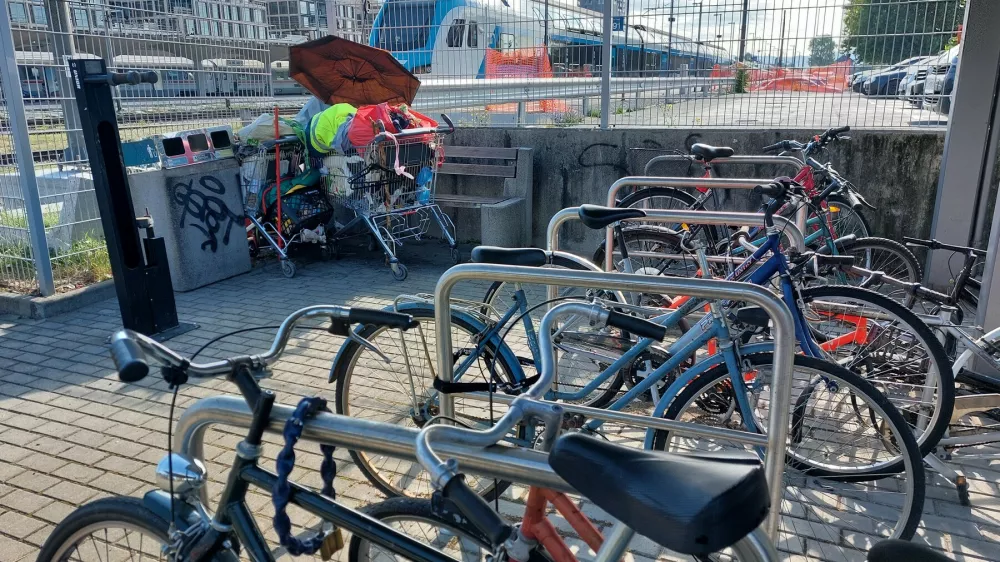 Kraja kolesnih delov in koles ter nevarni dostopi