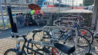 Kraja kolesnih delov in koles ter nevarni dostopi