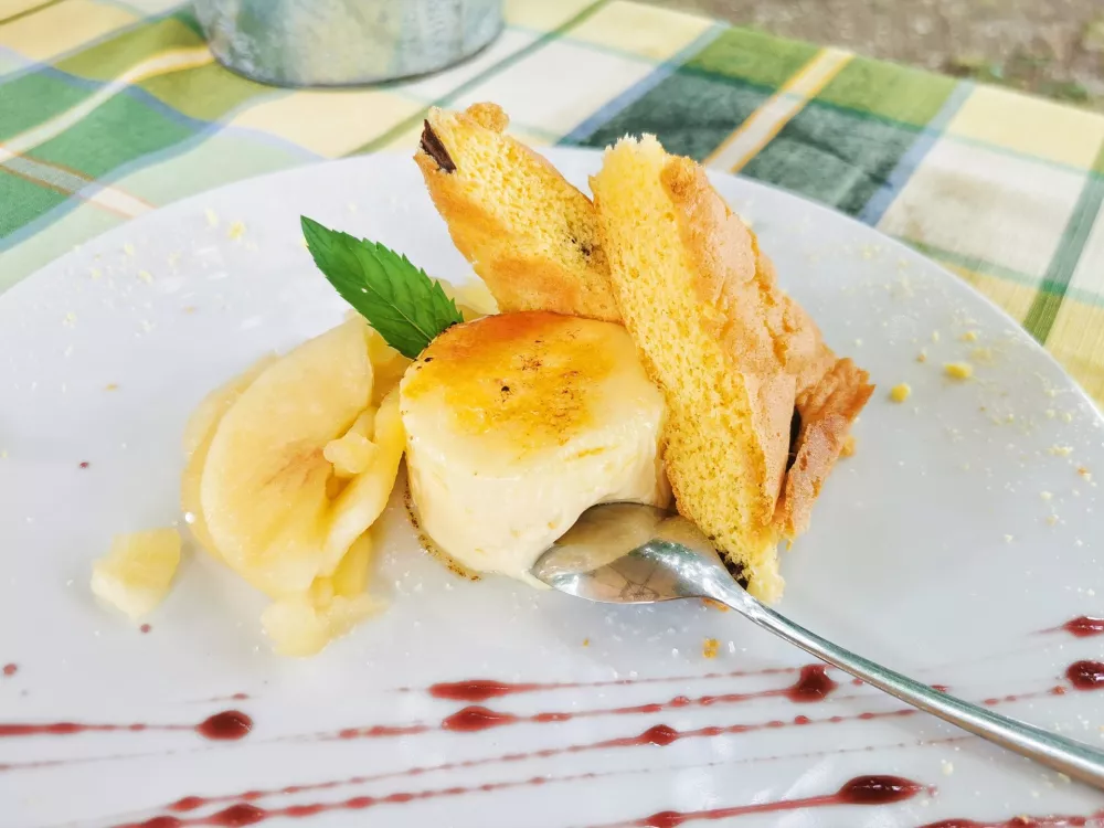 Slaščičarska krema s pečenimi jabolki, Gostilna Koršič