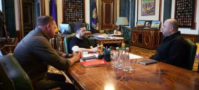 KIEV, UKRAINE - JULY 22: (----EDITORIAL USE ONLY - MANDATORY CREDIT - 'UKRAINIAN PRESIDENCY / HANDOUT' - NO MARKETING NO ADVERTISING CAMPAIGNS - DISTRIBUTED AS A SERVICE TO CLIENTS----) Ukrainian President Volodymyr Zelenskyy holds a meeting with Secretary of the National Security and Defense Council of Ukraine Rustem Umerov (R) and Head of the Office Andriy Yermak (L) to discuss the peace negotiations on July 22, 2025, in Kiev, Ukraine. Zelenskiy/Offical Telegram Account / AnadoluNo Use USA No use UK No use Canada No use France No use Japan No use Italy No use Australia No use Spain No use Belgium No use Korea No use South Africa No use Hong Kong No use New Zealand No use Turkey