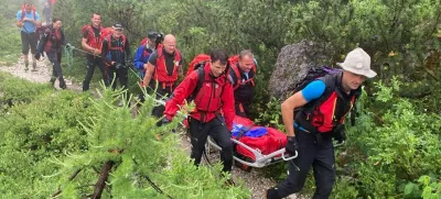 Predvčerajšnjim so pomagali planincu, ki si je pri sestopu s Triglava zlomil nogo. F GRZS