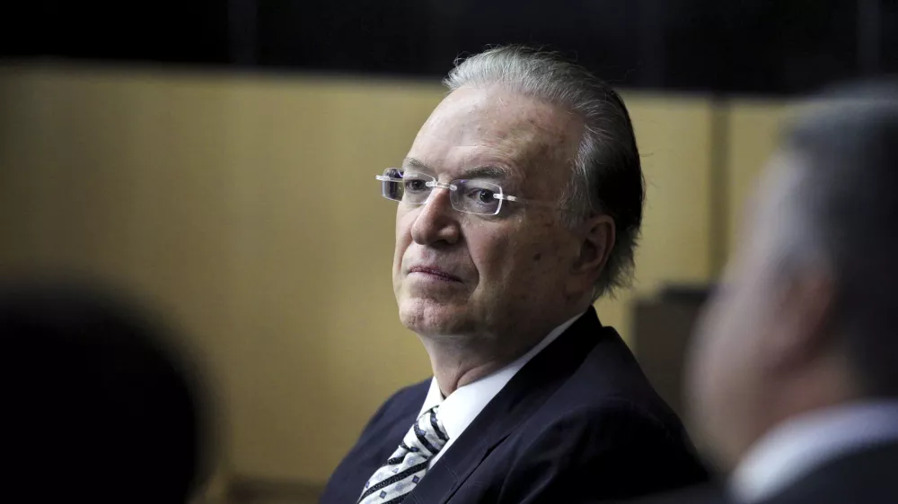 FILE - Attorney Roy Black watches during jury selection in West Palm Beach, Fla., March 6, 2012. (Lannis Waters/ The Palm Beach Post, Pool, file)