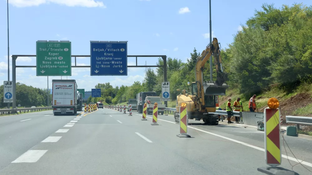 Konec tedna zapora dveh krakov razcepa Zadobrova