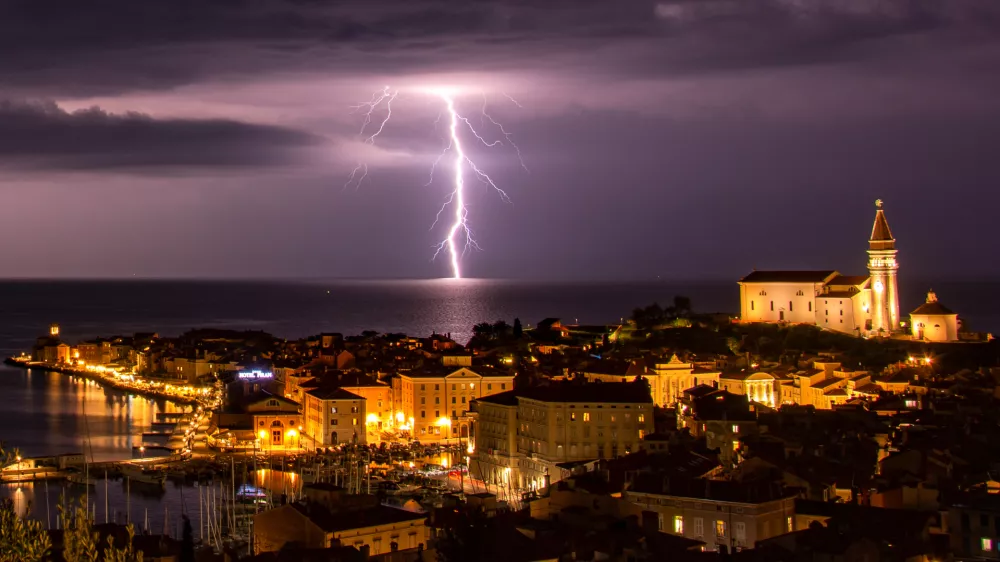 Meteoinfo Slovenija, Pitan, strela / Foto: Aleš Rozman