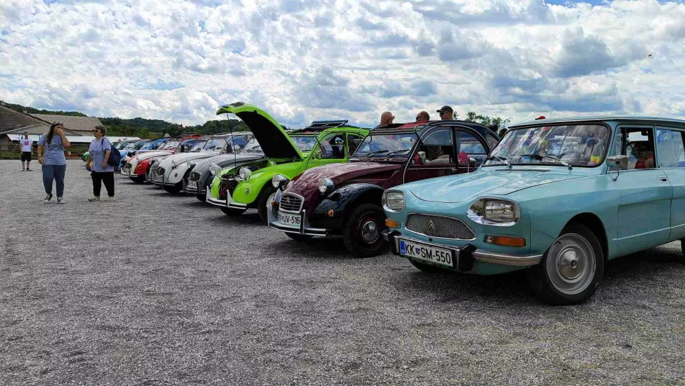 25. srečanje 2cv Postojna / Foto: Citroën Klub Slovenija 