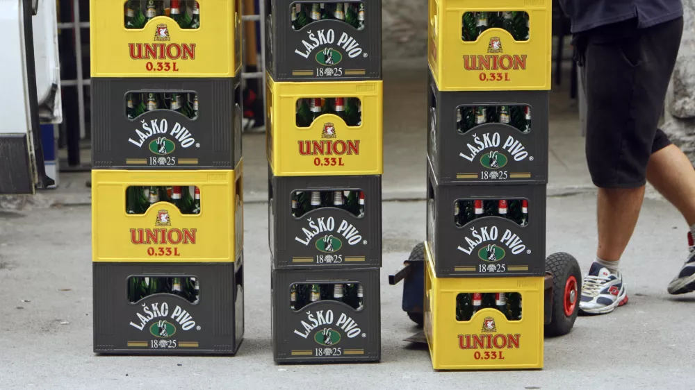 - simbolična fotografija - Union - La&scaron;ko - pivo - embalaža - zabojnik piva - gajbe - //FOTO: Tomaž Skale