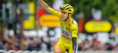 Francija, Pariz.Kolesarska dirka po Franciji, 21. etapa: Mantes-la-Ville - Pariz (132,3 km).Zmagovalec dirke po Franciji Tadej Pogacar.