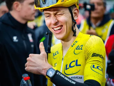 Francija, Pariz.Kolesarska dirka po Franciji, 21. etapa: Mantes-la-Ville - Pariz (132,3 km).Zmagovalec dirke po Franciji Tadej Pogacar.